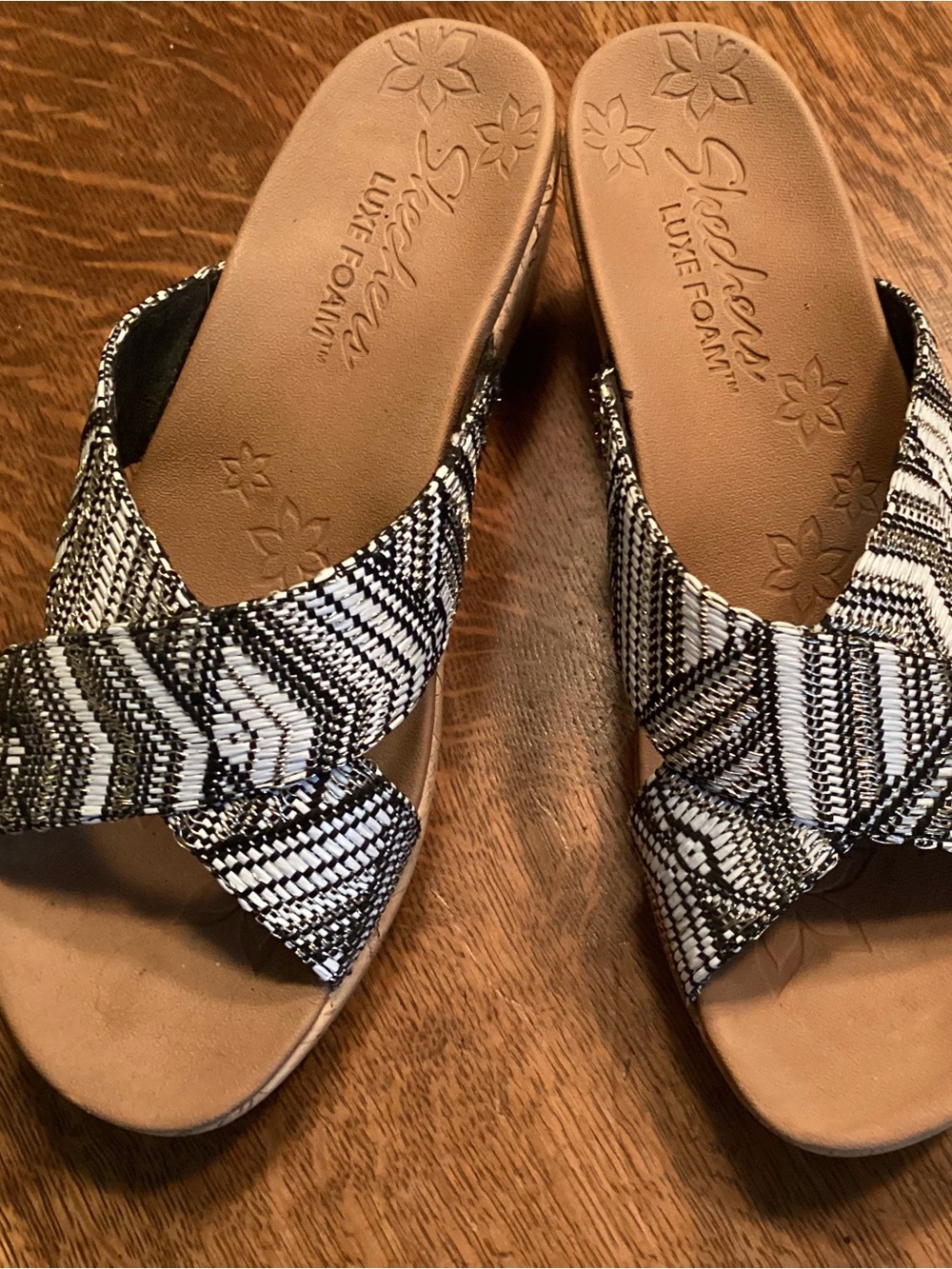 Skechers Black & White Crisscross Luxe Foam Slide Sandals - Patterned Upper